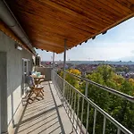 Bright 1Bdr With Balcony