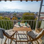 Bright 1Bdr With Balcony